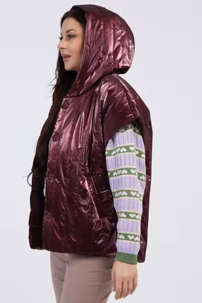 Жилет с капюшоном женский теплый на подкладе с карманами