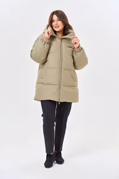 Пуховик женский прямого силуэта с капюшоном хаки длинный