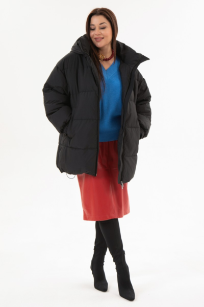 Пуховик женский прямой с капюшоном удлиненный по спинке La Diano