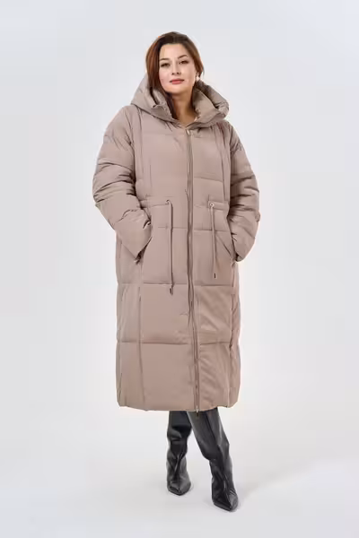 Длинный пуховик с капюшоном женский прямого силуэта бежевый